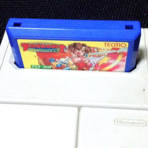 NEWファミコンの前面にはイジェクト機構がない